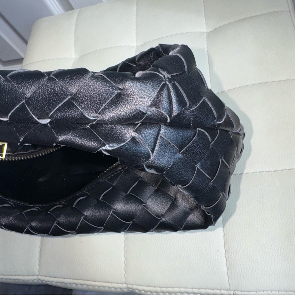 Black Woven Handbag - Picture 5 of 8